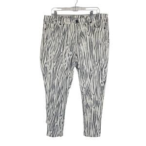 Lane Bryant  Super Stretch Ankle Animal Print White Gray Pants 18